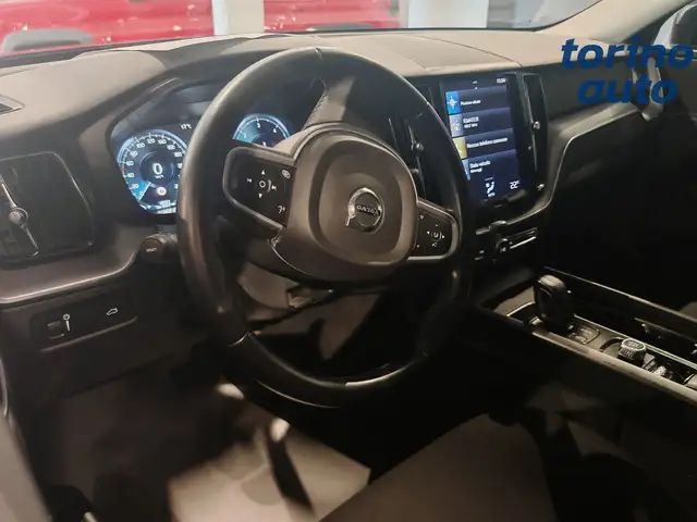 Volvo XC60 view 7
