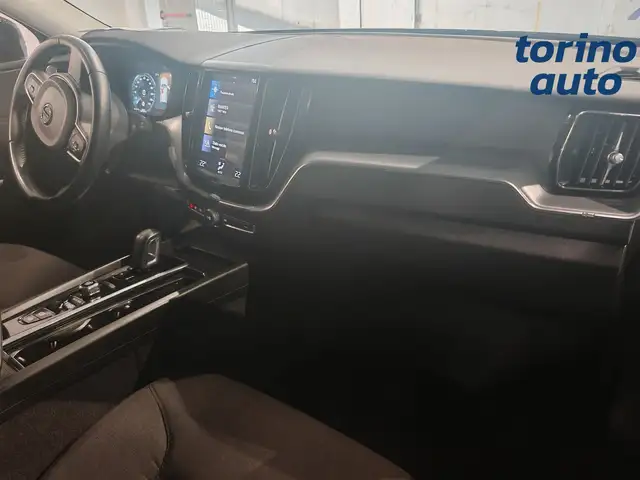 Volvo XC60 view 6