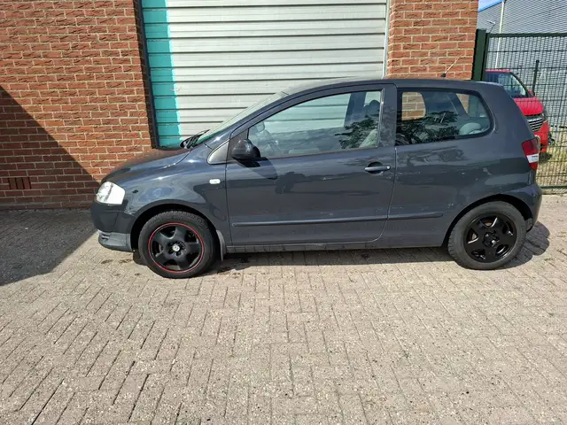 Volkswagen Fox view 3