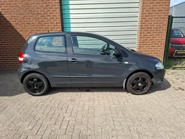 Volkswagen Fox view 4