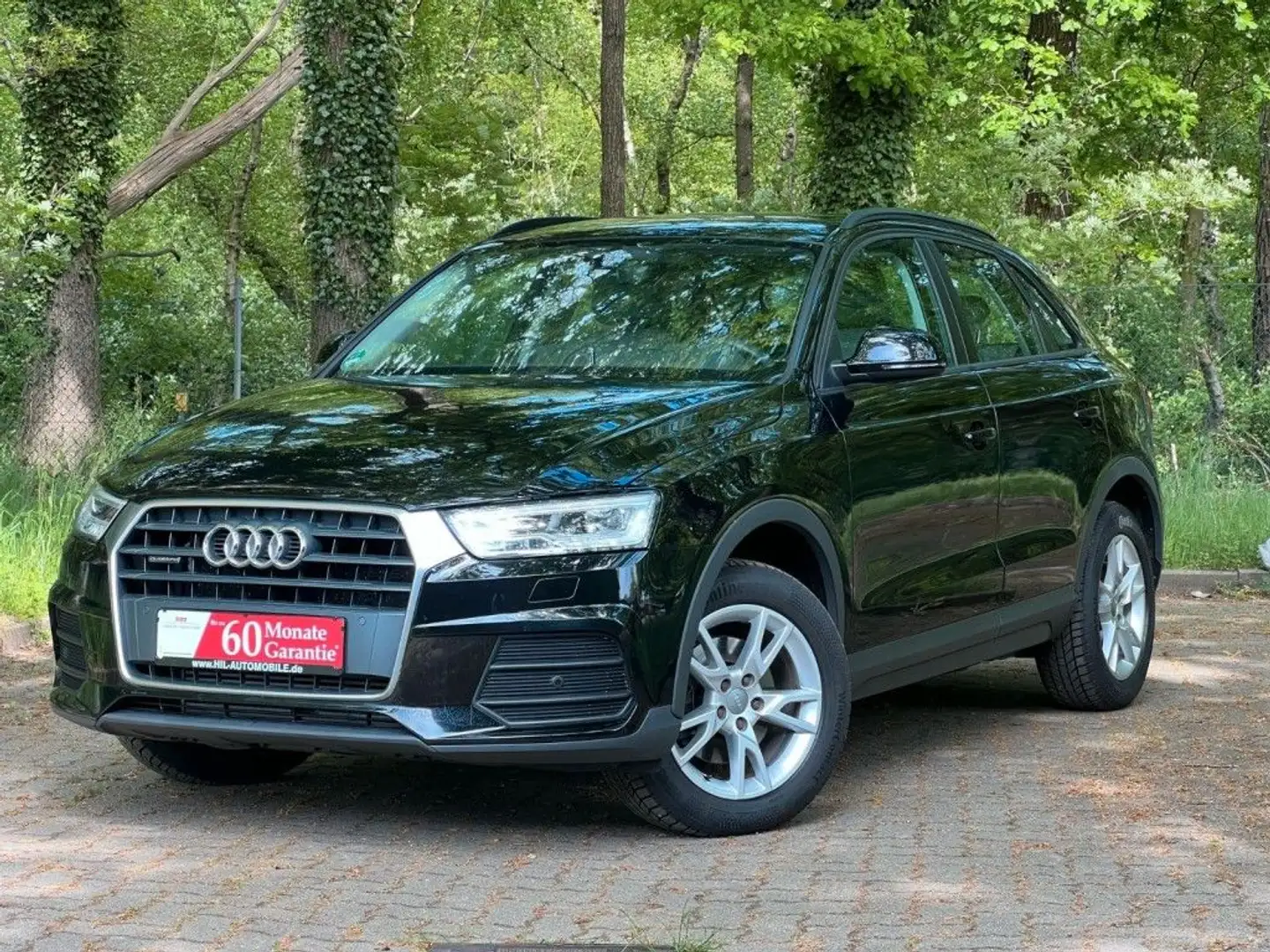 Audi Q3 basis quattro Schwarz - 1