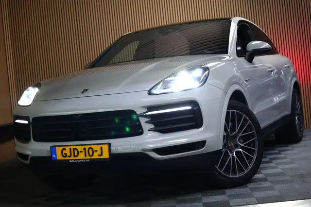 Porsche Cayenne view 10
