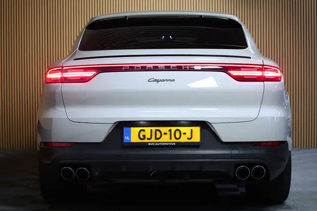 Porsche Cayenne view 7