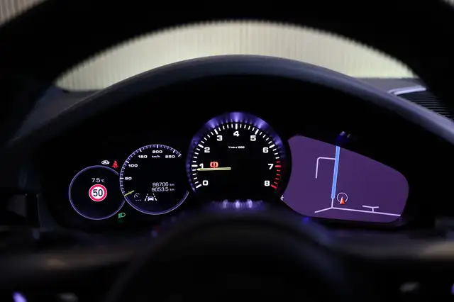 Porsche Cayenne view 14