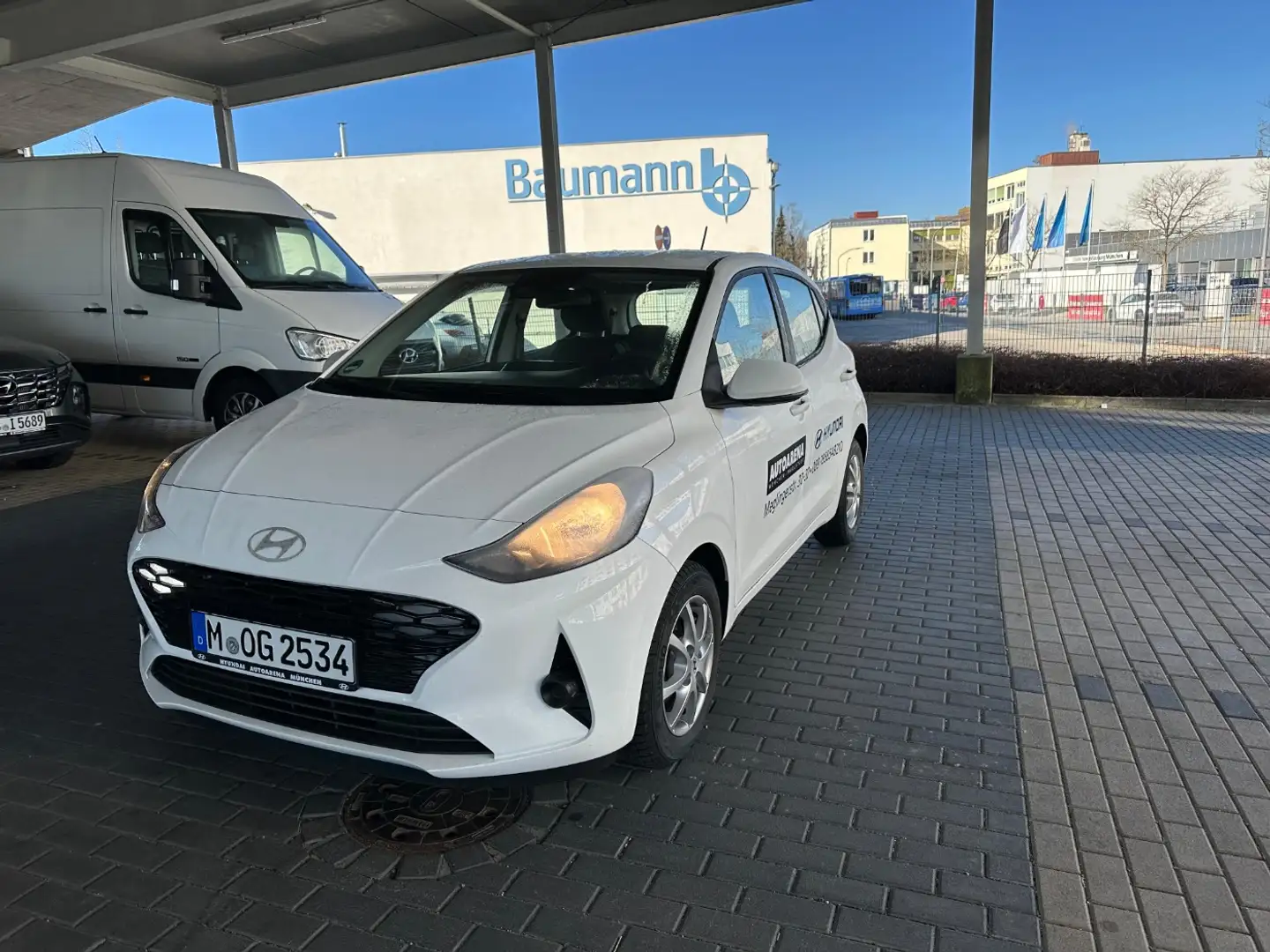 Hyundai i10 1.0 Trend FLA SpurH LM KlimaA Navi PDC AUT Weiß - 2