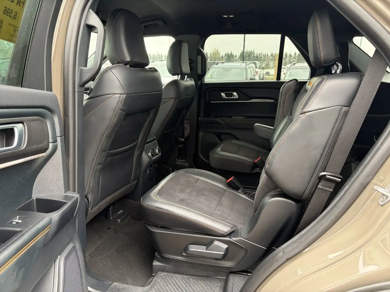 Ford Explorer снимка Ford Explorer