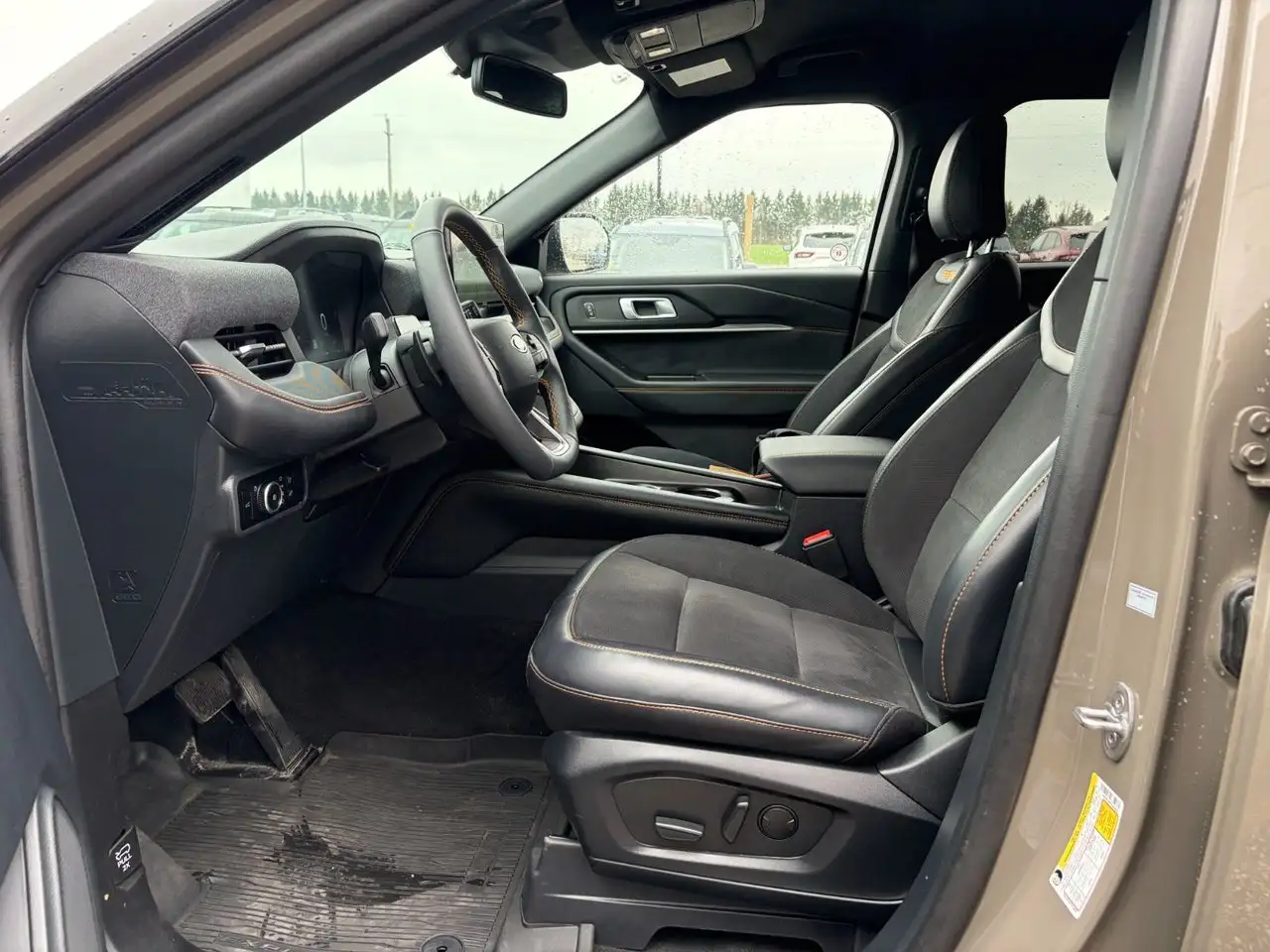 Ford Explorer снимка Ford Explorer