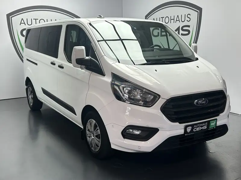 FORD Tourneo