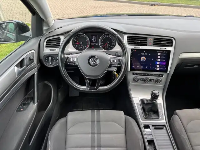 Volkswagen Golf view 9