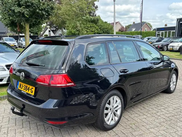 Volkswagen Golf view 5
