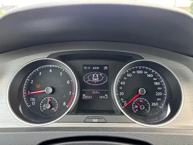 Volkswagen Golf view 13