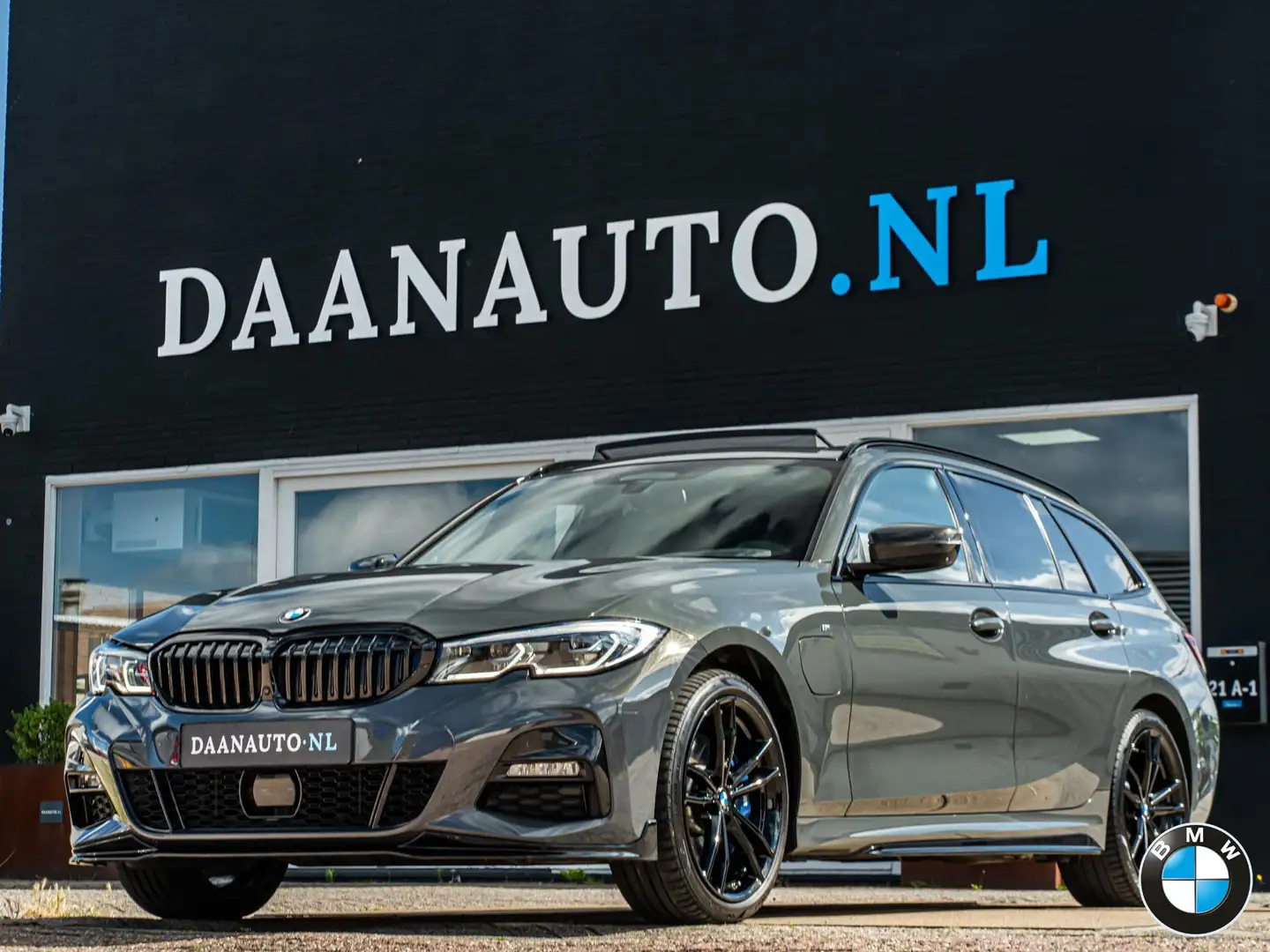 BMW 330 330e Touring xDrive High Executive M-Sport Pano Co Gris - 1