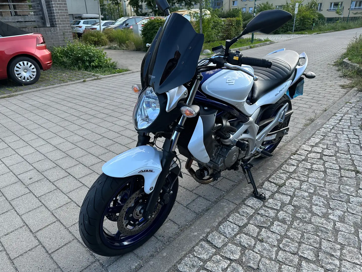 Suzuki Gladius 650 - 2