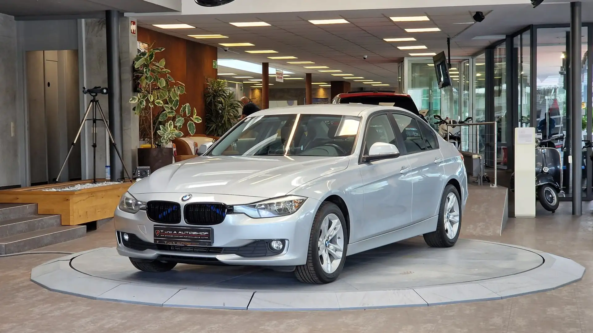 BMW 316 d Limosine Aut. *Navi*Sitzheizung*16Zoll* Argent - 2