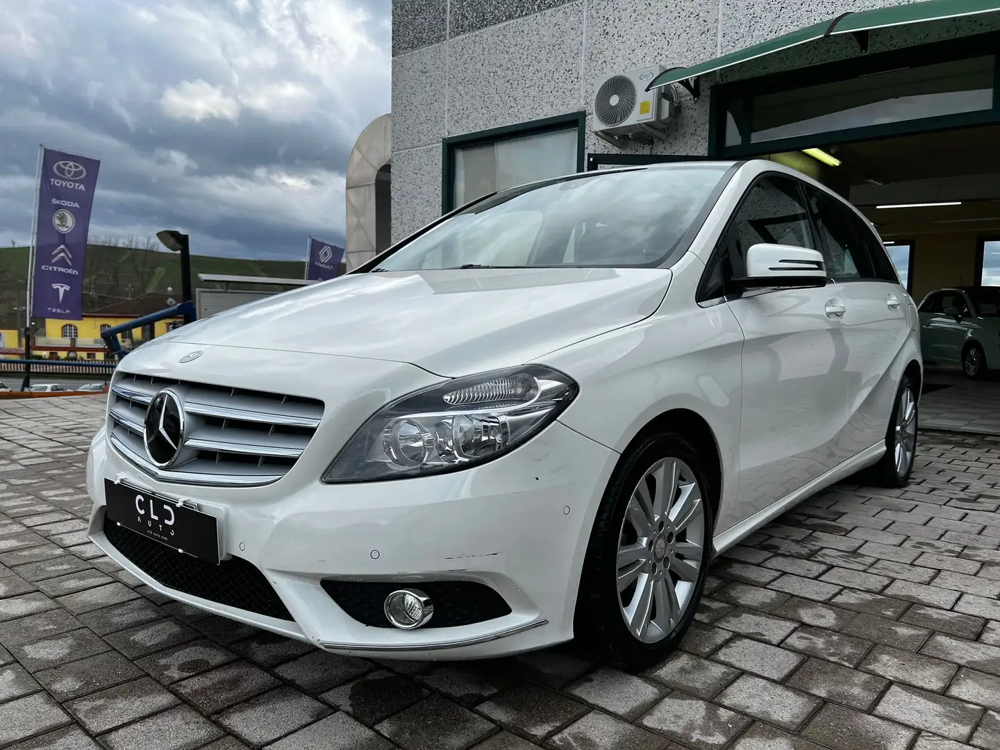 Mercedes-Benz B 180 Cdi Premium Wit - 2