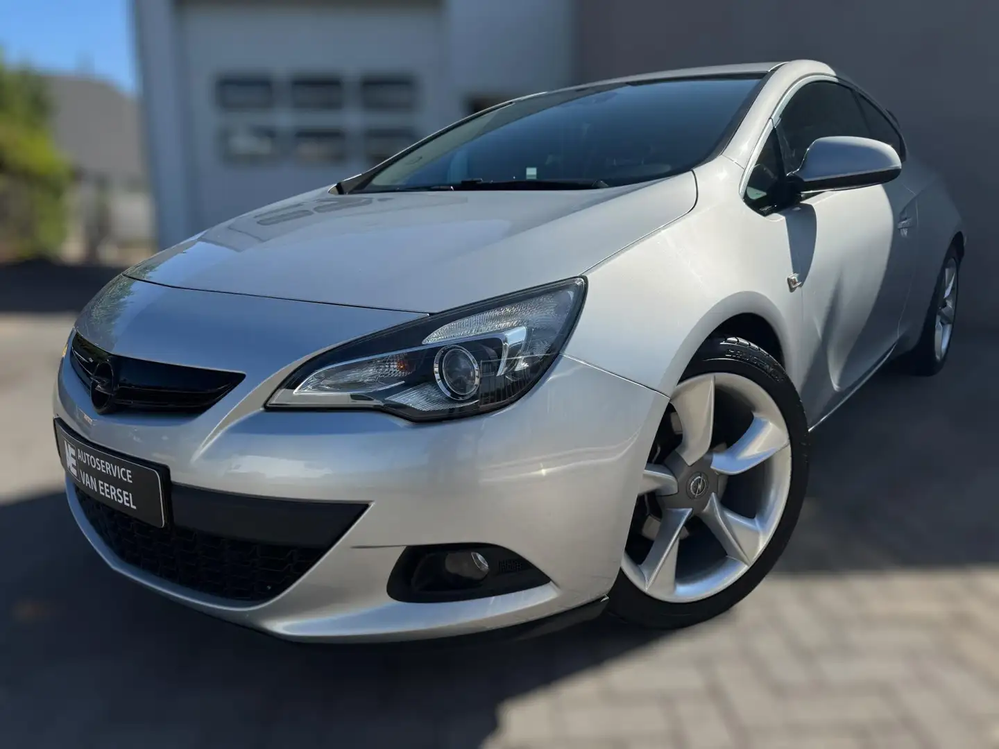 Opel Astra GTC 1.4 Turbo Sport 140PK / 19INCH / CRUISE / PDC Grijs - 1
