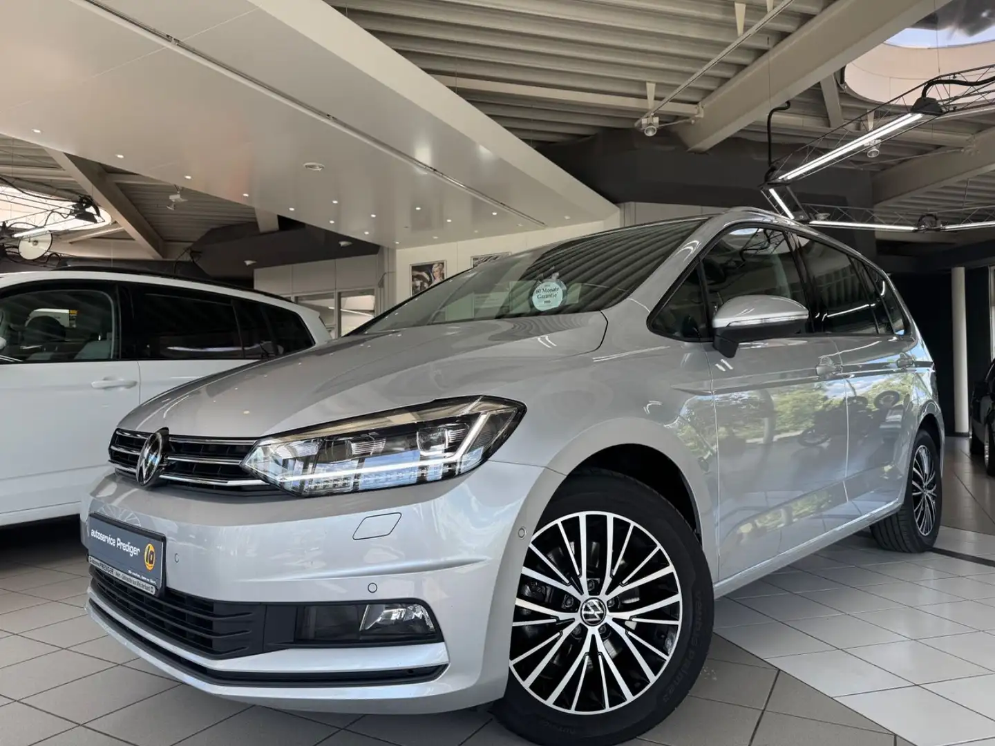 Volkswagen Touran *LED+ACC+7 Sitzer+AHK+STANDHEIZUNG* Argent - 1