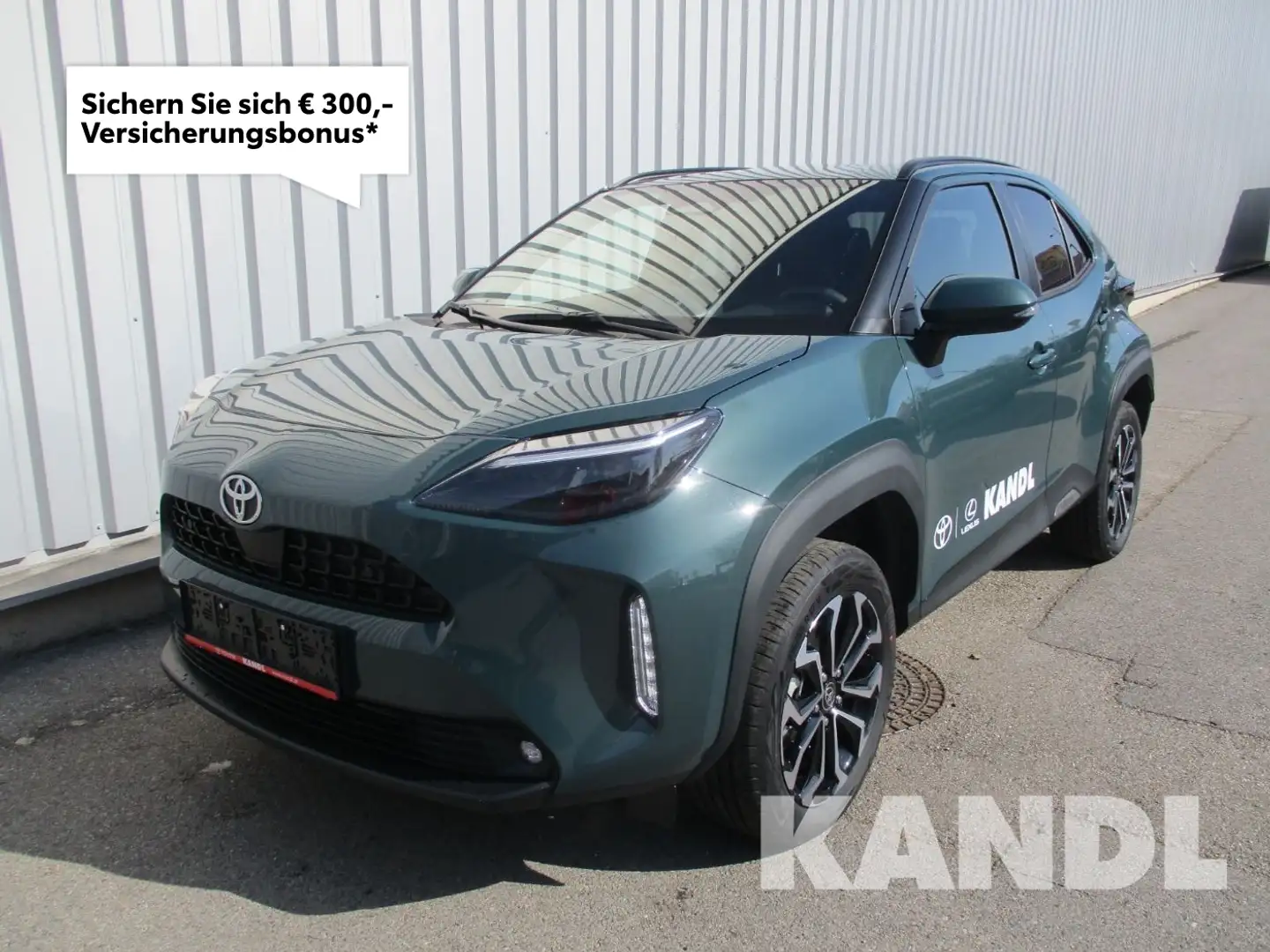 Toyota Yaris Cross 1.5 VVT-i Hybrid Active Drive Aut. Grün - 1