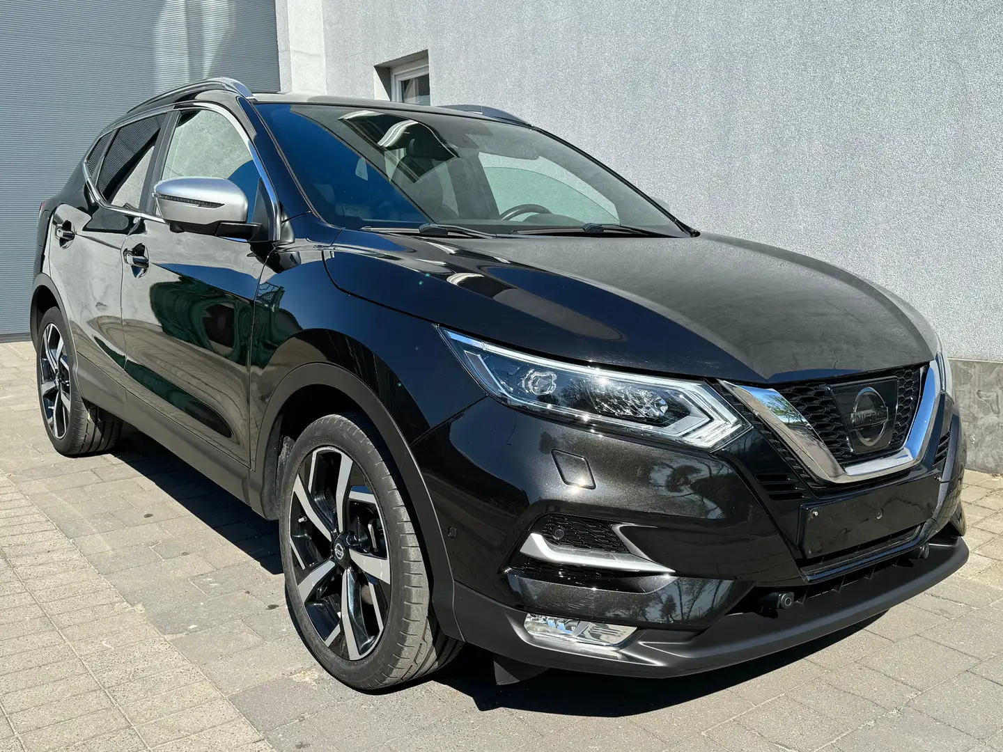 Nissan Qashqai 1.2 DIG-T Tekna+ 2017 FULL OPTION Zwart - 2