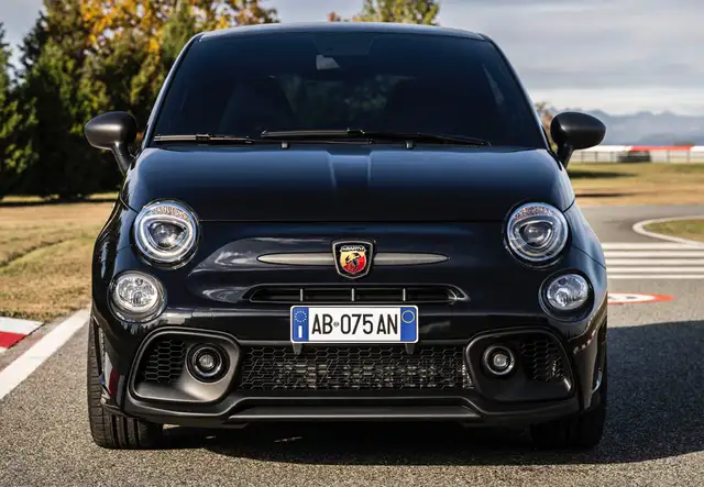 Abarth 695 1.4T JET 75º Anniversario 132KW