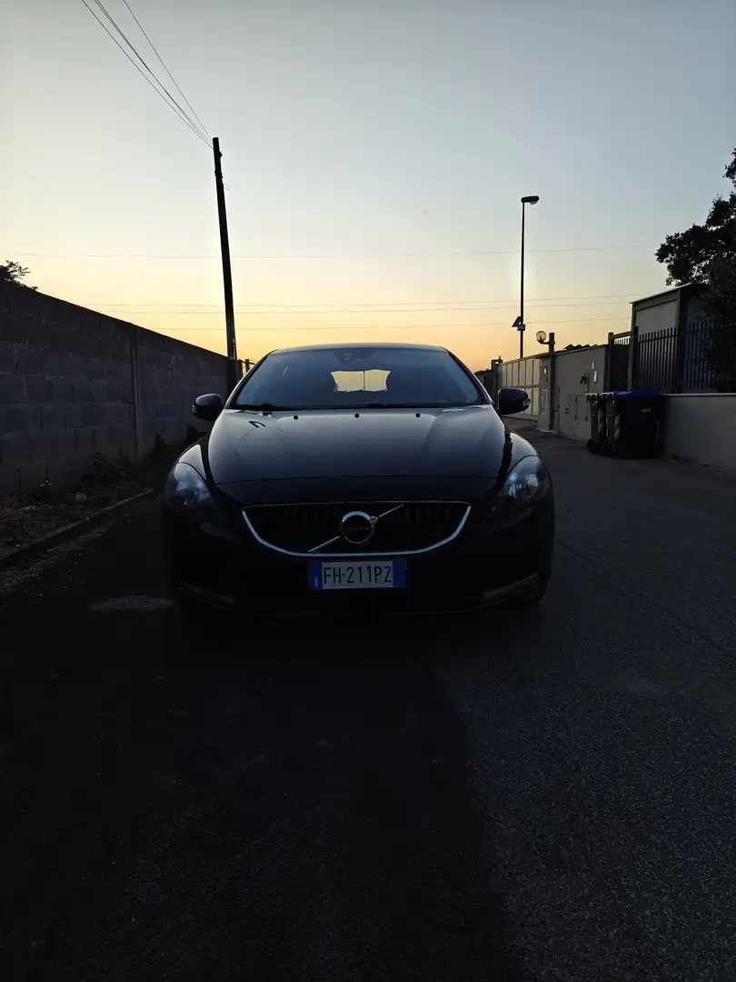 Volvo V40 2.0 d2 Momentum my17 - 1