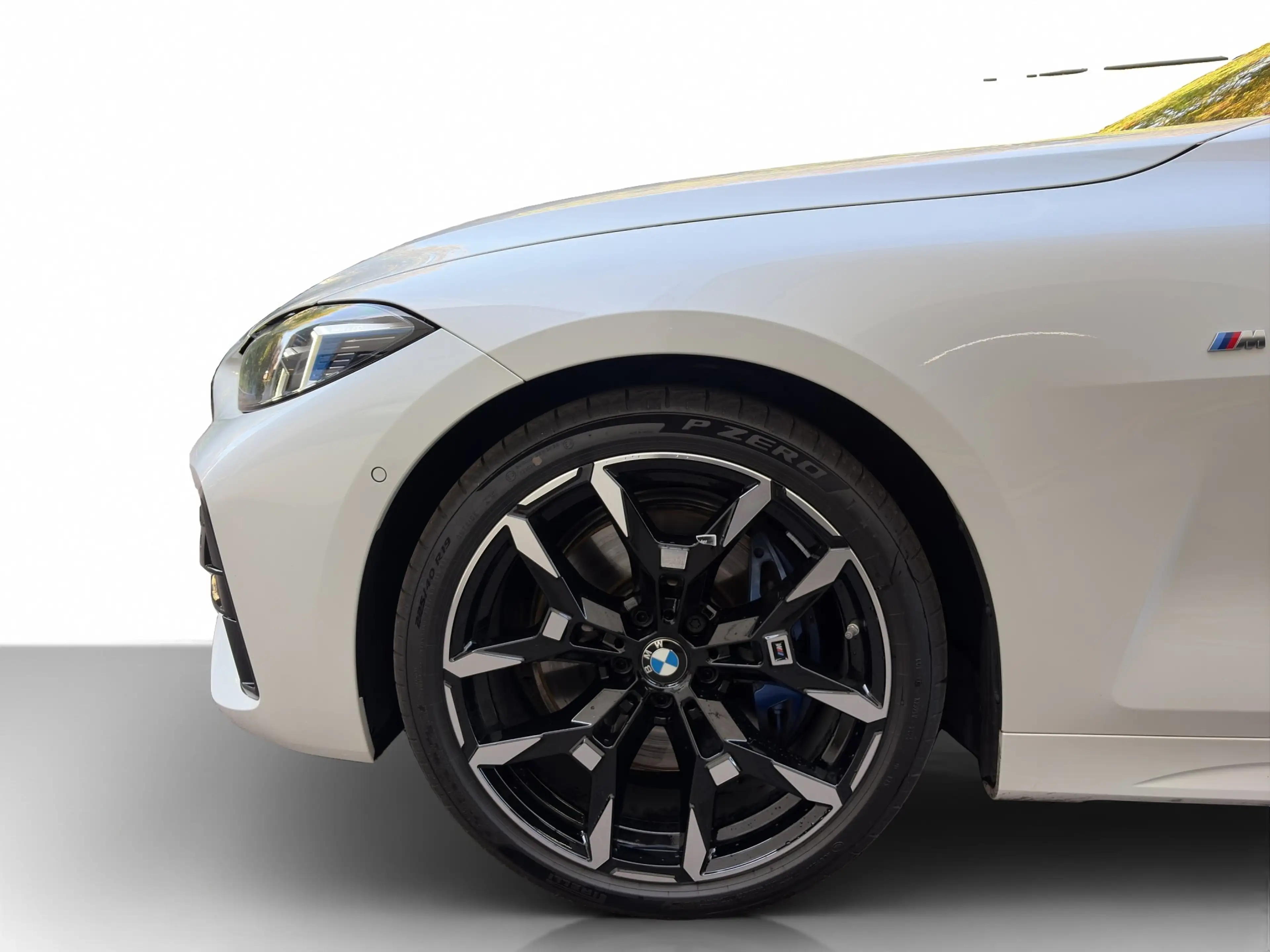 BMW M4 i xDrive Cabrio — photo 3