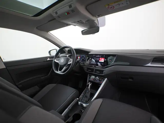 Volkswagen Polo view 2