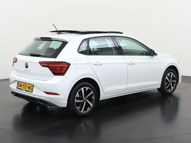 Volkswagen Polo view 4