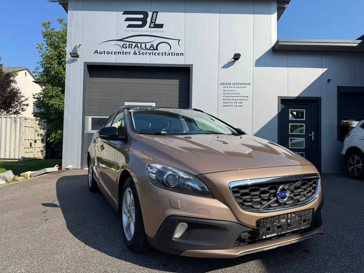 Volvo V40 Cross Country V40 Cross CountryT5AWDMomentum Geartronic Momentum Marrón - 1