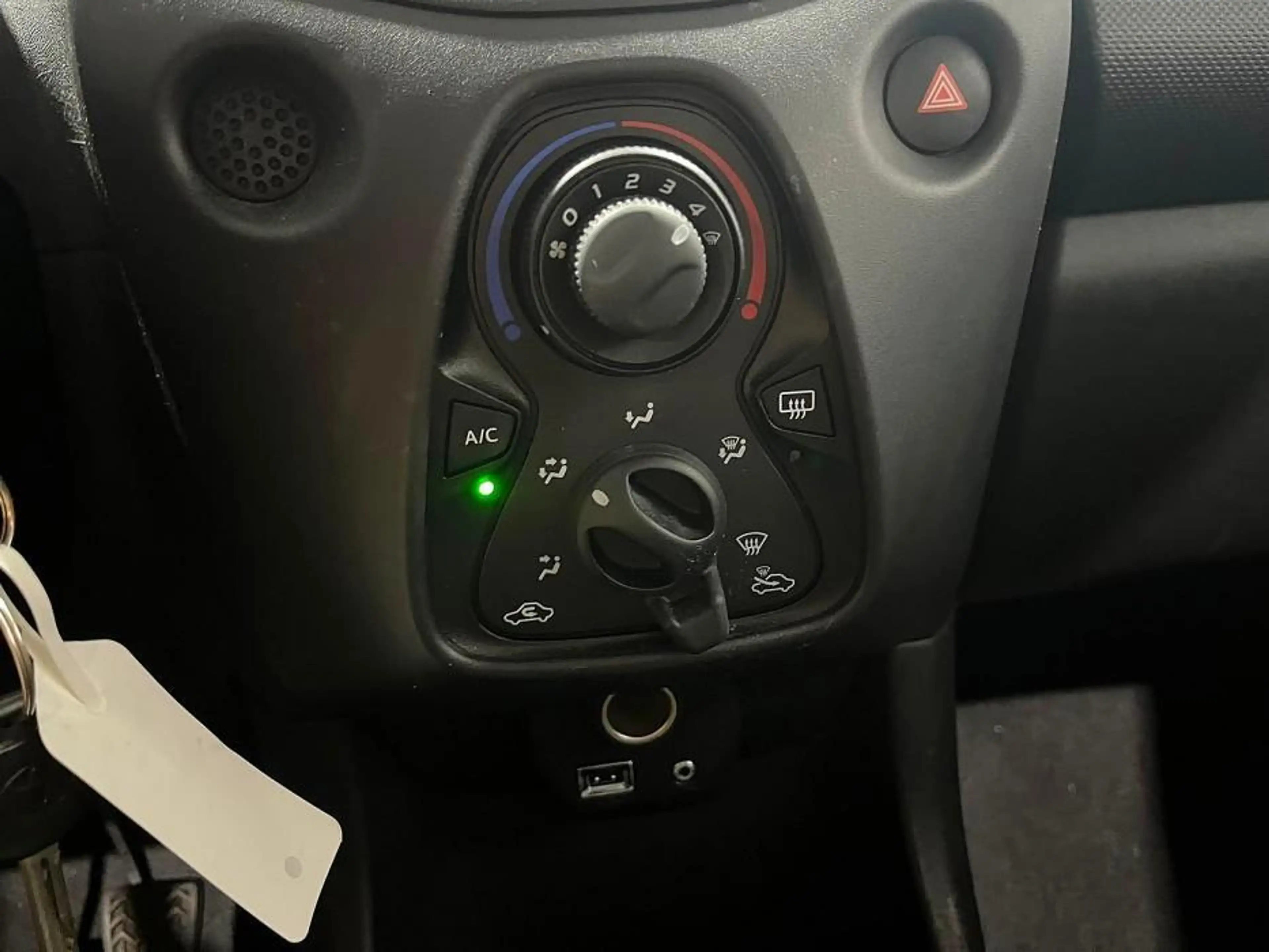 Toyota Aygo 1.0 VVT-i x-fun|Airco|Bluetooth! — photo 10