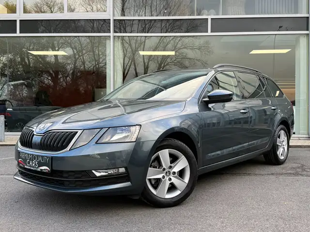 Skoda Octavia CARPLAY / TREKHAAK / SENSOREN / ZETELVERWARMING /