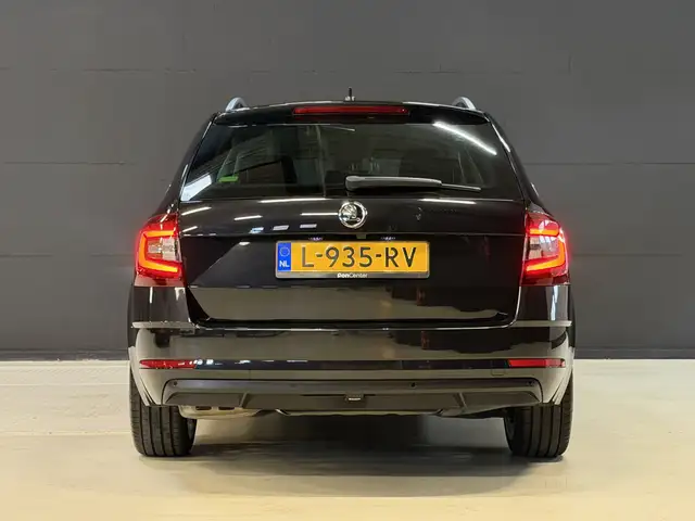 Skoda Octavia view 6