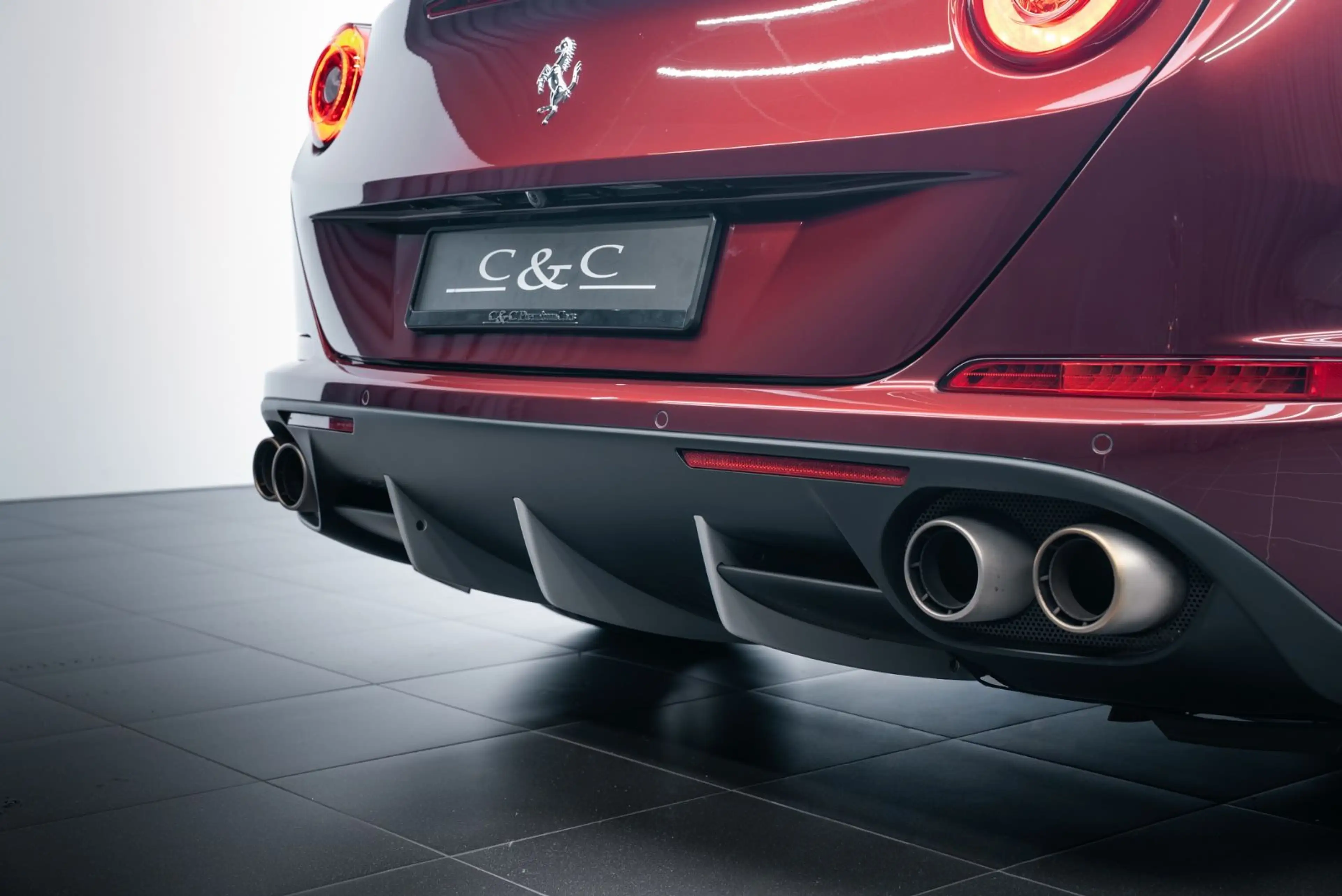 Ferrari California T ATELIER/SPECIAL COLOUR/WENIG KM — photo 12