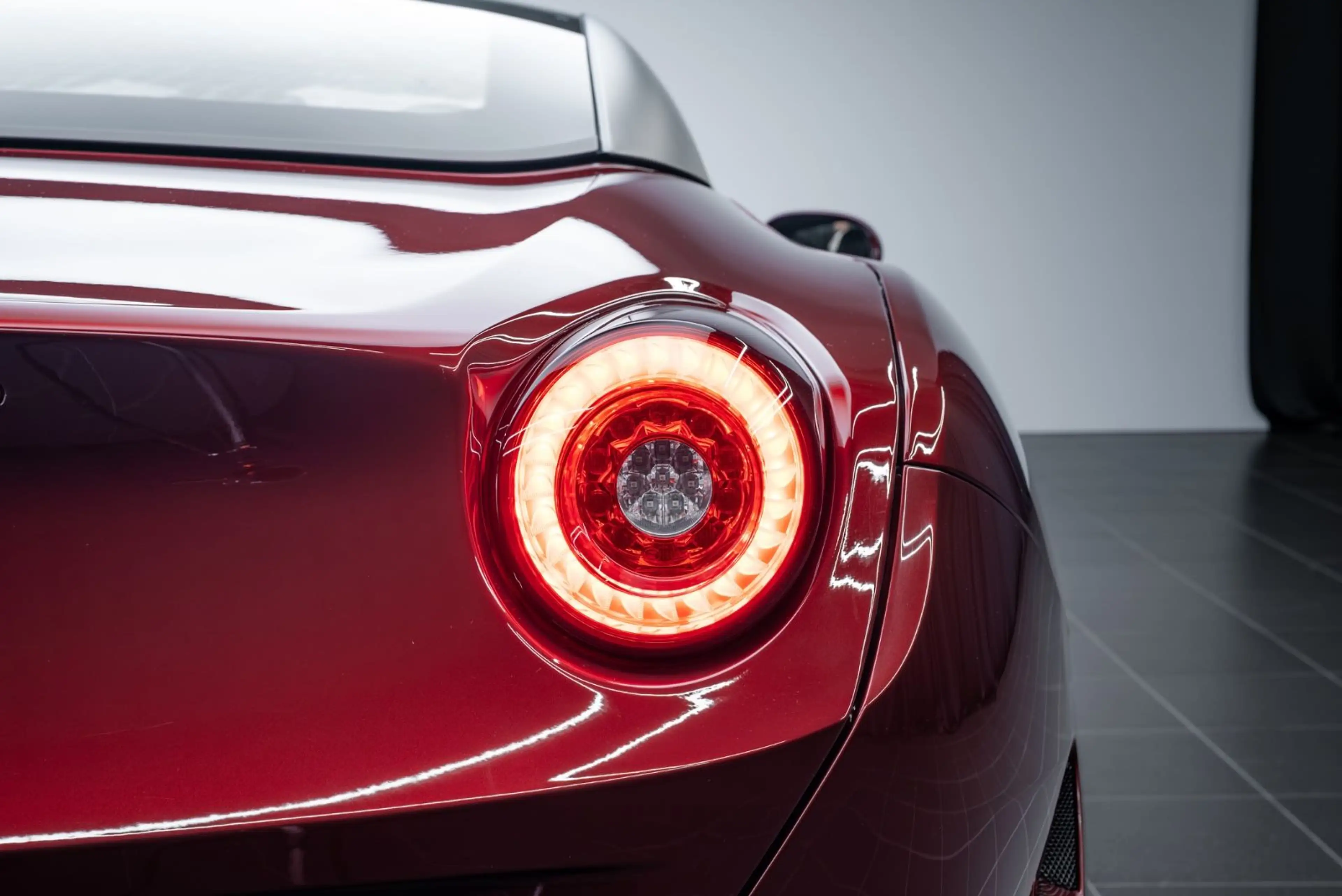 Ferrari California T ATELIER/SPECIAL COLOUR/WENIG KM — photo 13