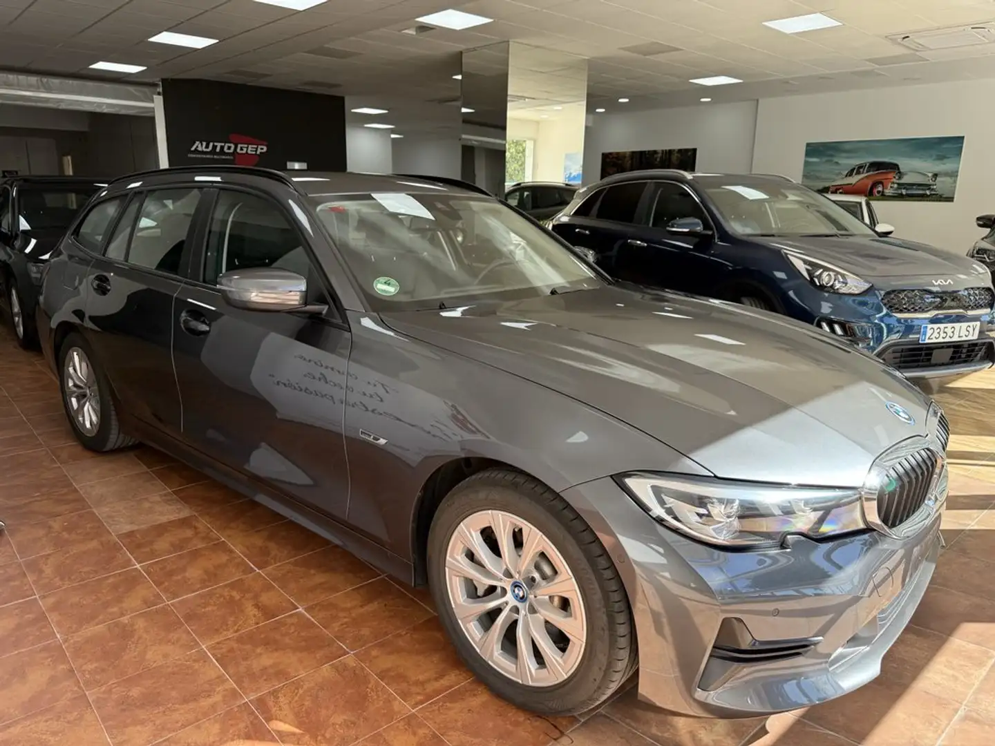 BMW Active Hybrid 3 330e xDrive Touring Gris - 2