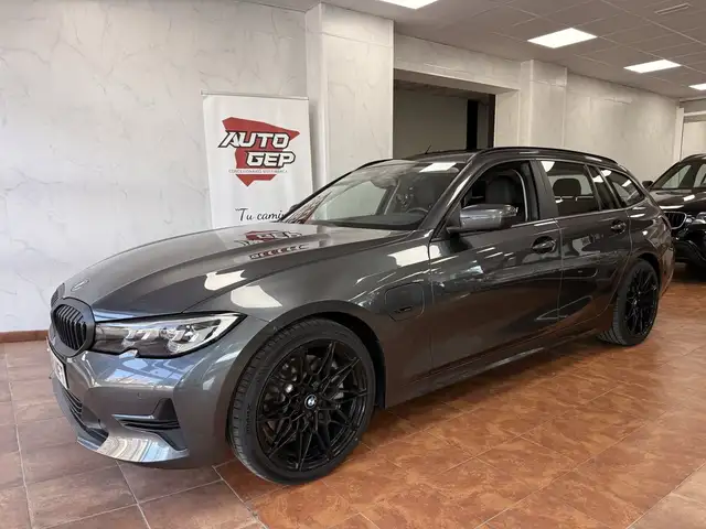 BMW Active Hybrid 3 330e xDrive Touring