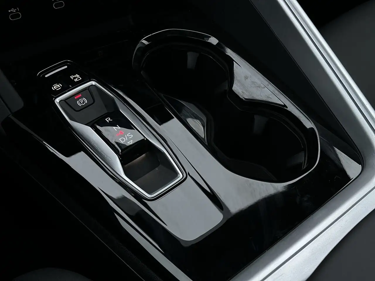 Audi Q5 снимка Audi Q5