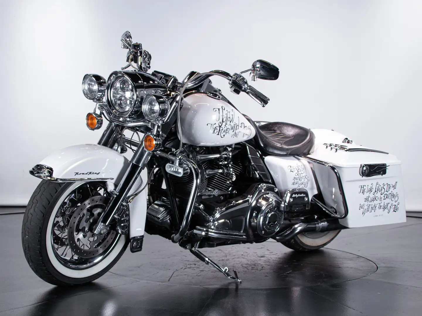 Harley-Davidson Road King CLASSIC Alb - 2