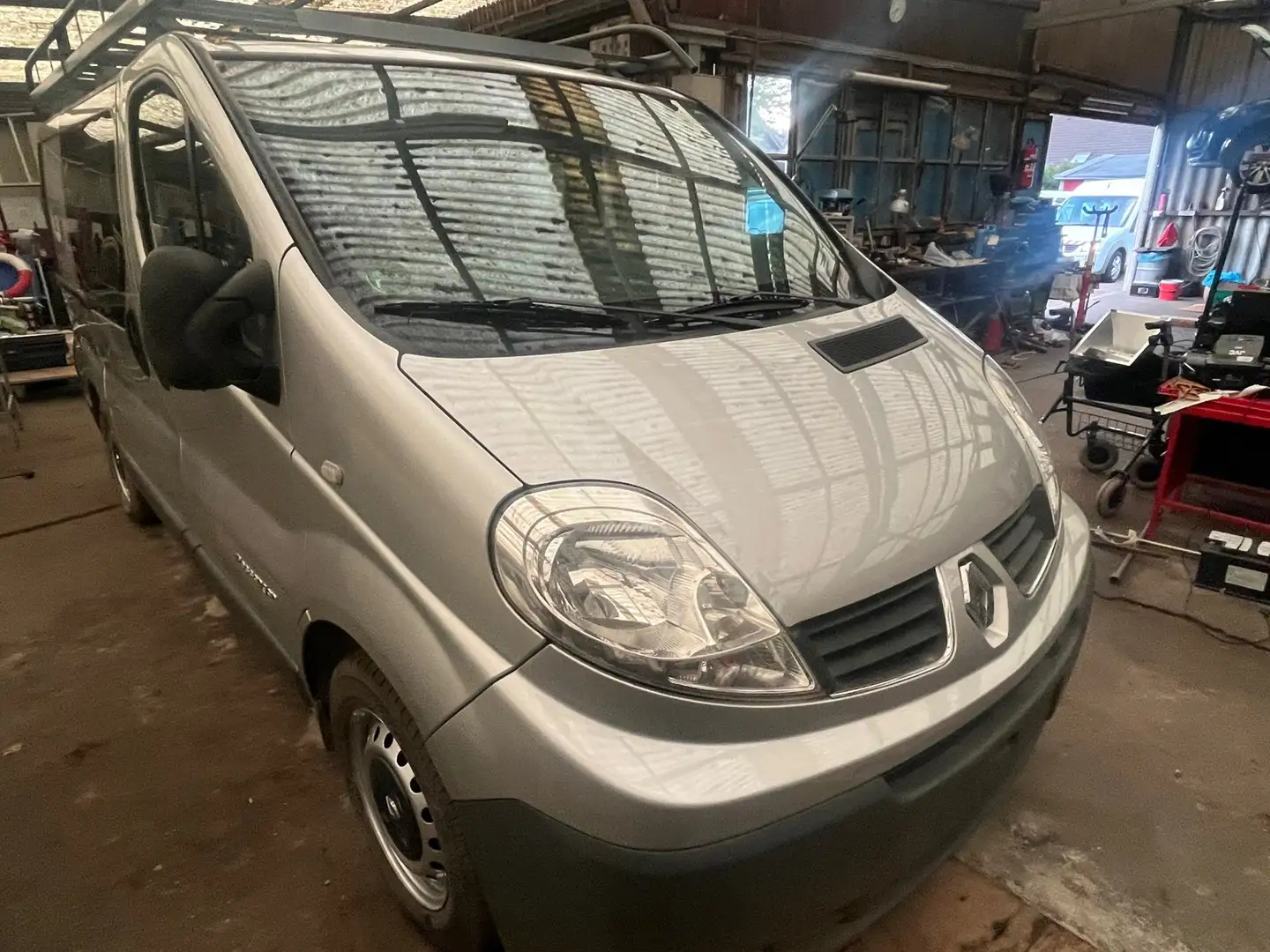 Renault Trafic Trafic 2.5 dCi FAP 115 L1H1 Komfort Passenger - 2