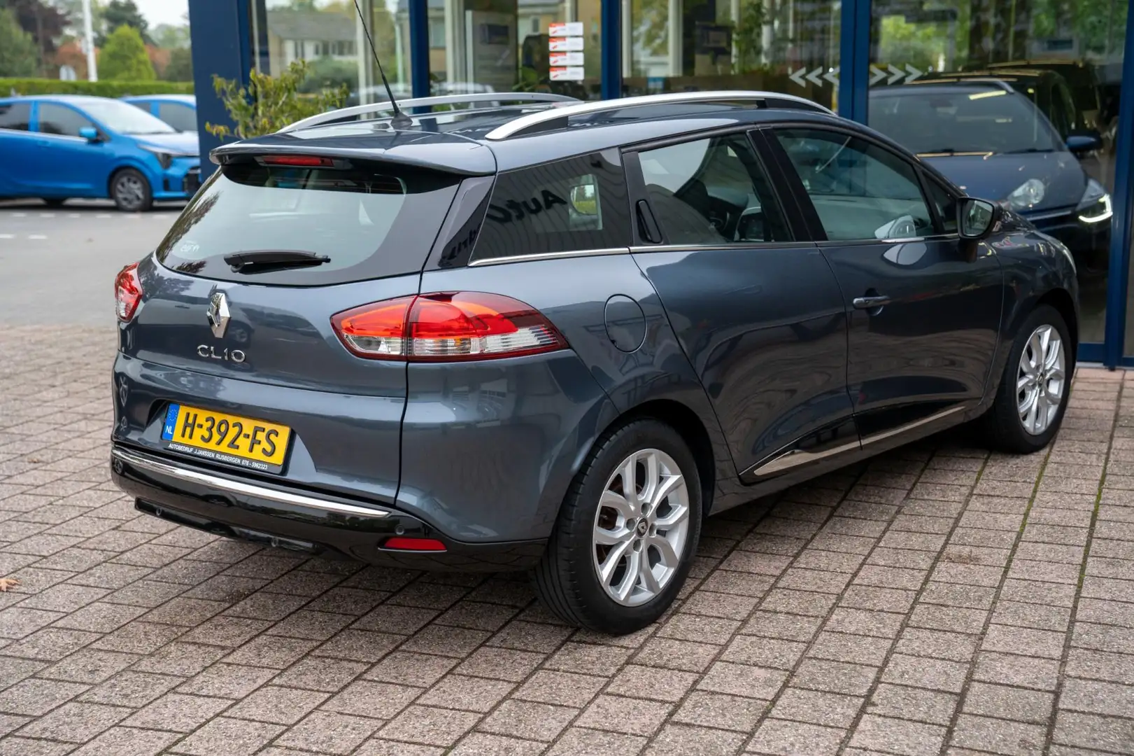 Renault Clio Estate 0.9 TCe Intens|Prijs rijklaar incl 12 mnd g Grijs - 2
