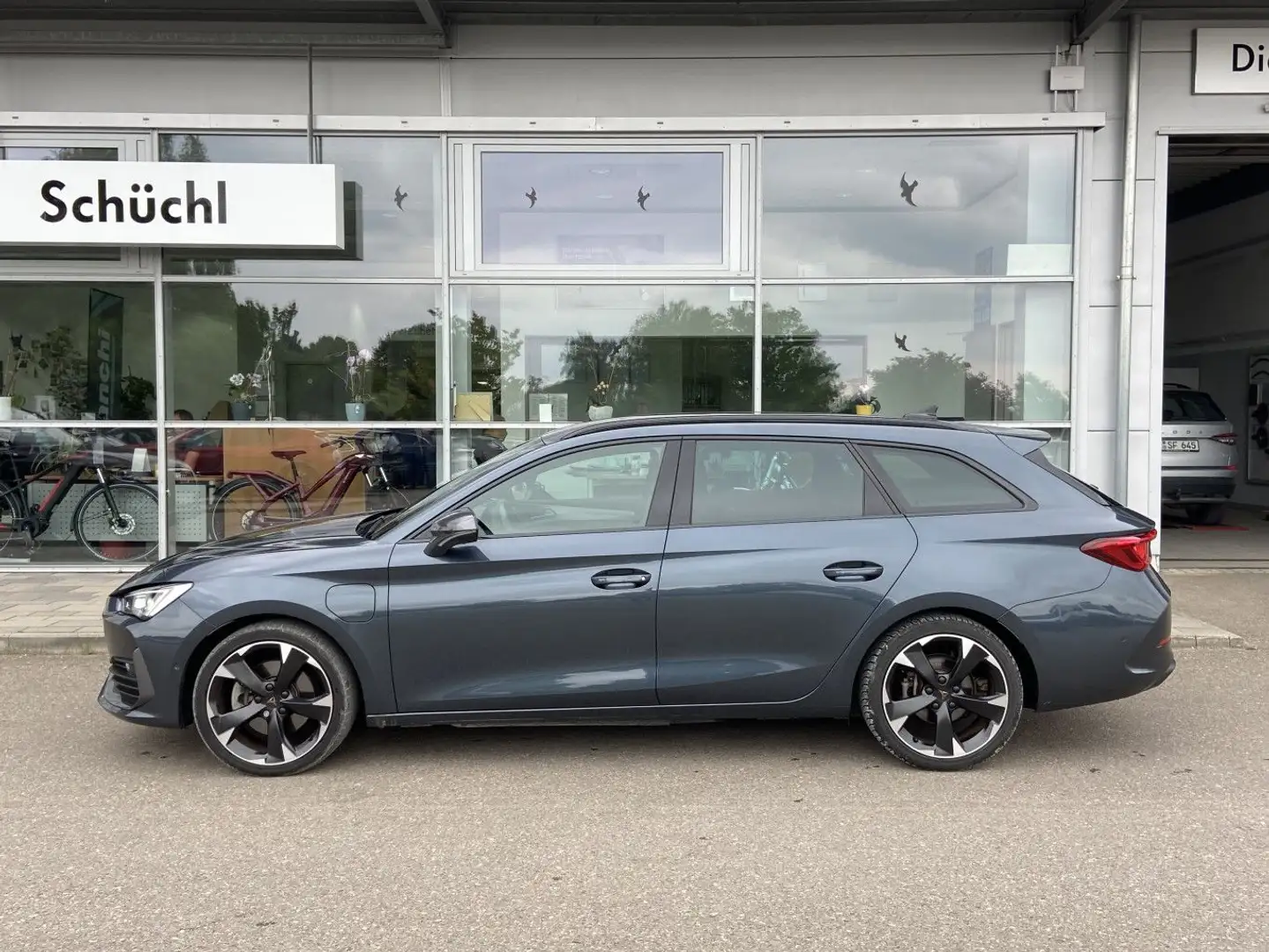 CUPRA Leon ST 1.4 TSI DSG eHybrid 18"+SAFE-DRIVING-XL+ Grau - 2