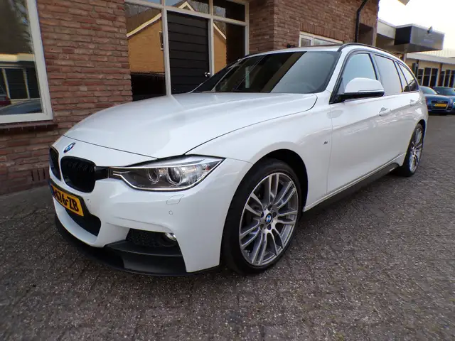 BMW 335 3-serie Touring 335i xDrive High Executive M Pakke