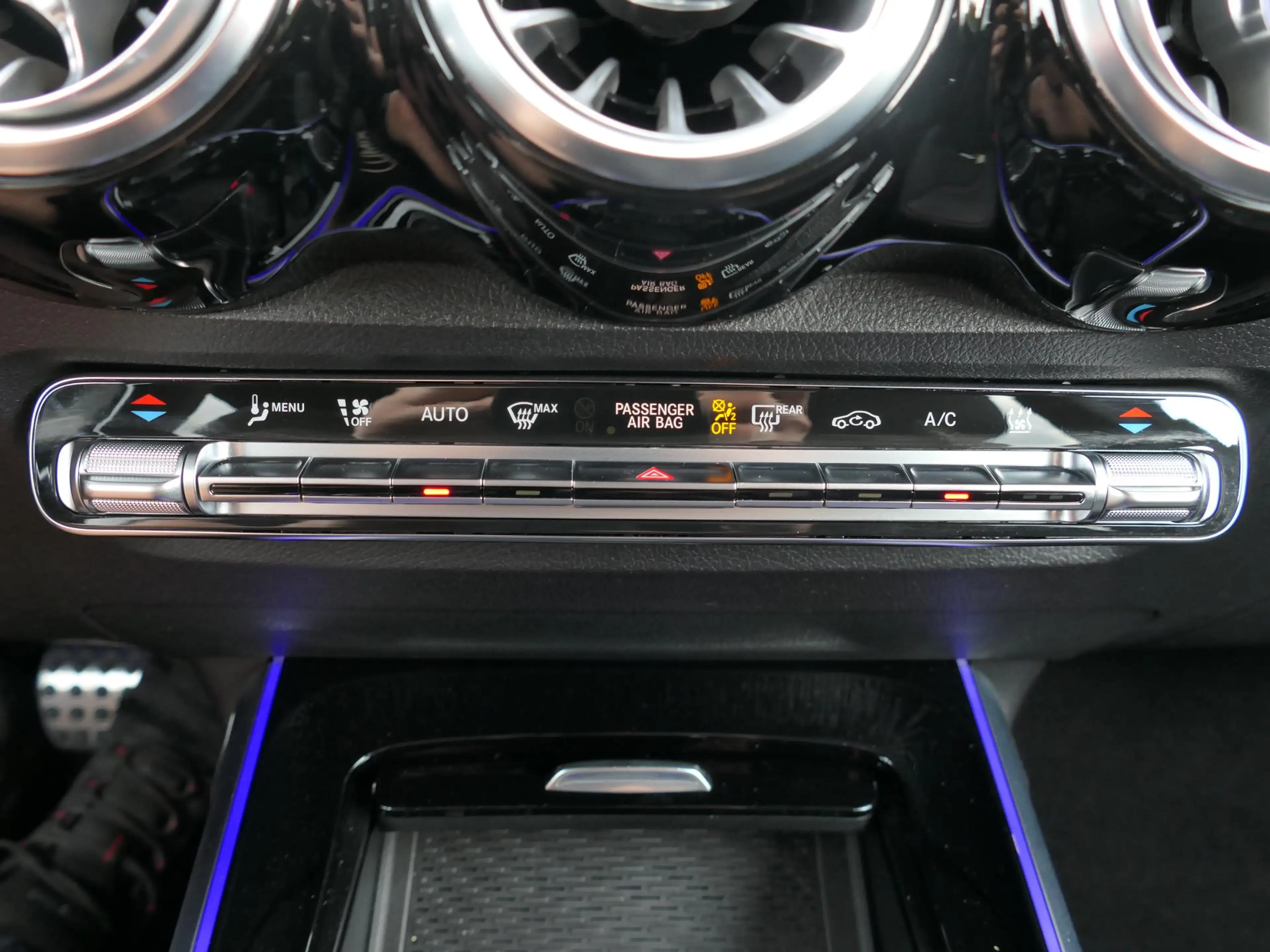 Mercedes-Benz EQB 300 4MATIC AMG Line 7p. 67 kWh | Panoramadak | Full LE — photo 37