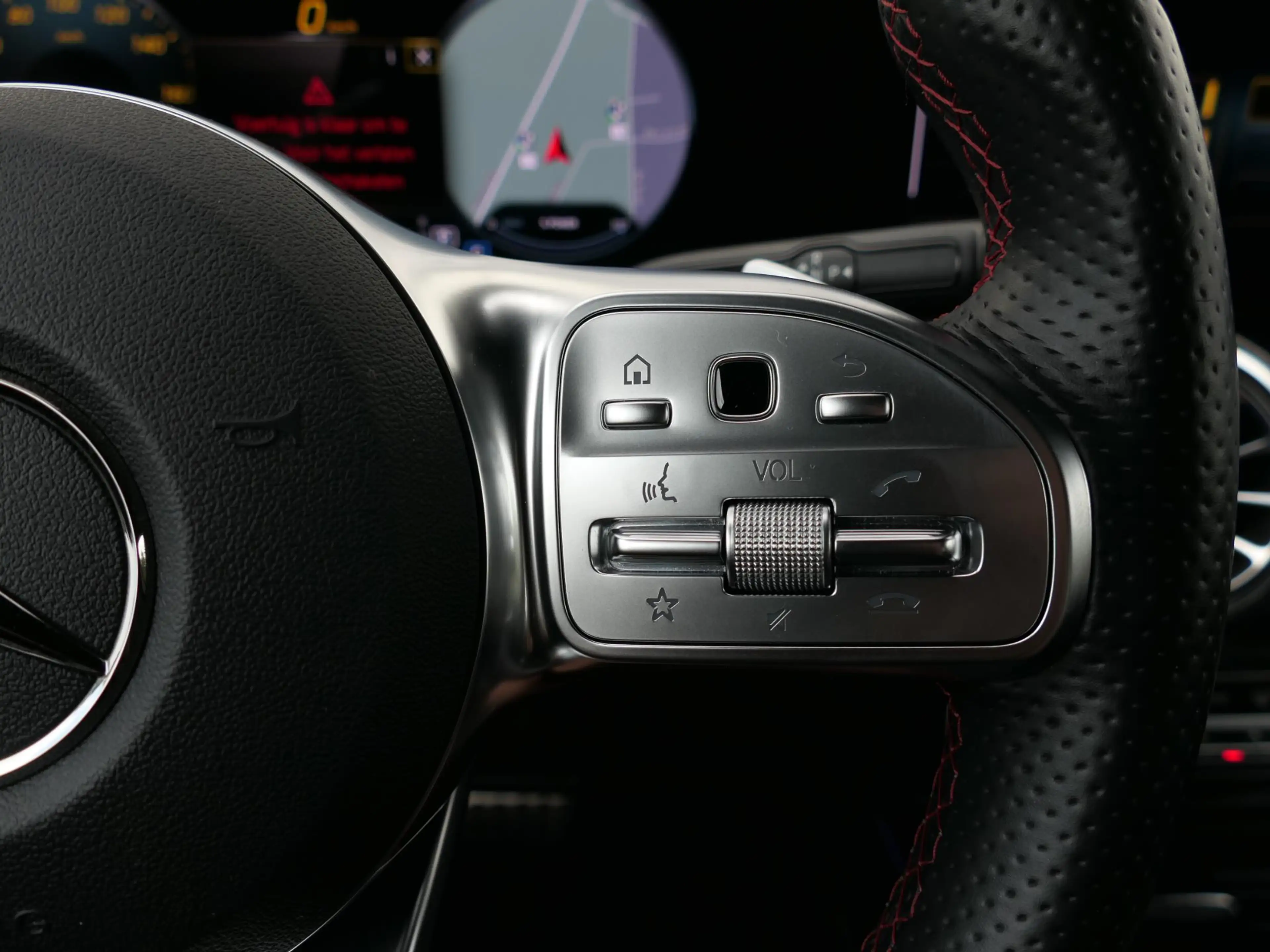 Mercedes-Benz EQB 300 4MATIC AMG Line 7p. 67 kWh | Panoramadak | Full LE — photo 47