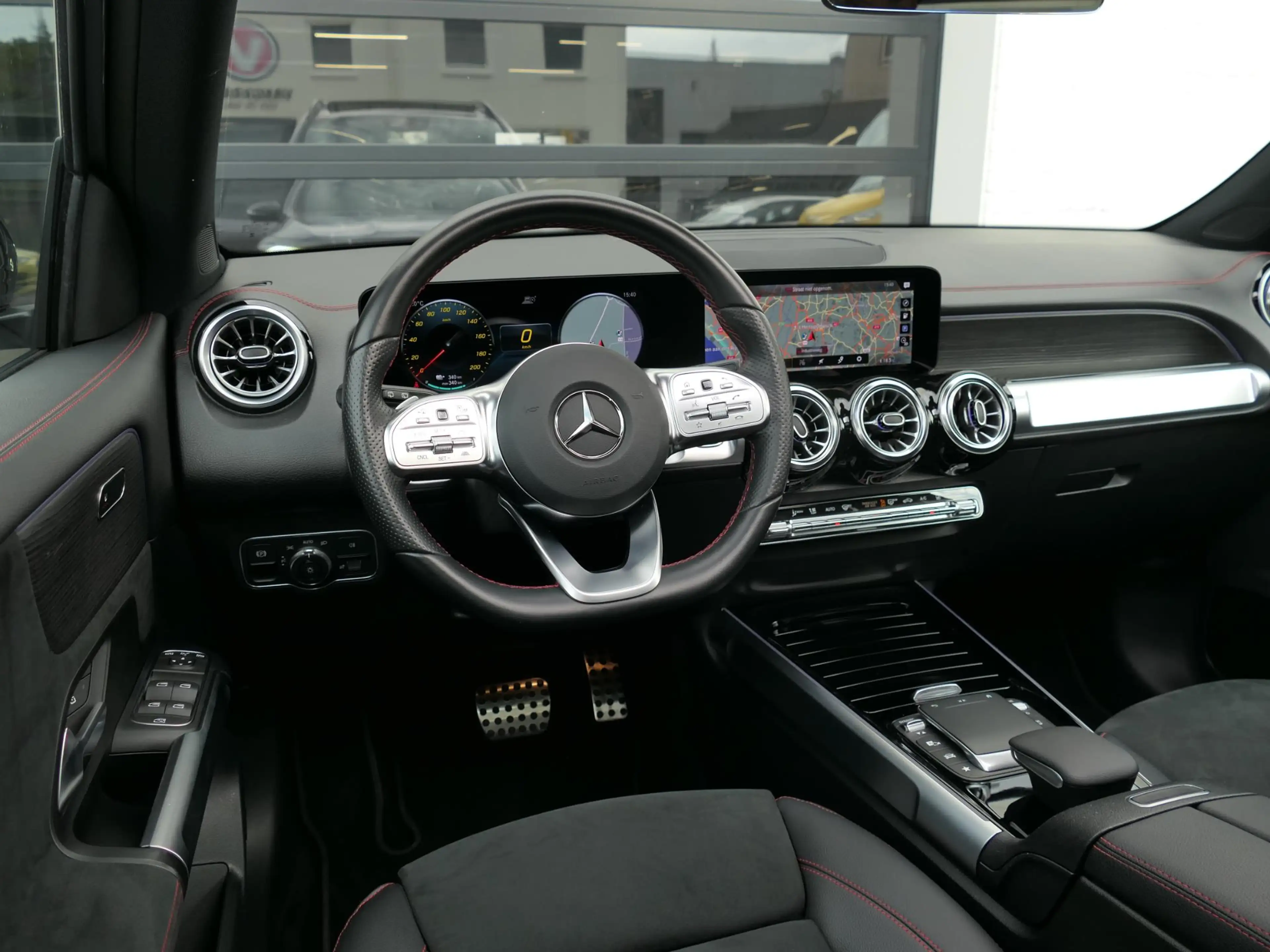 Mercedes-Benz EQB 300 4MATIC AMG Line 7p. 67 kWh | Panoramadak | Full LE — photo 41