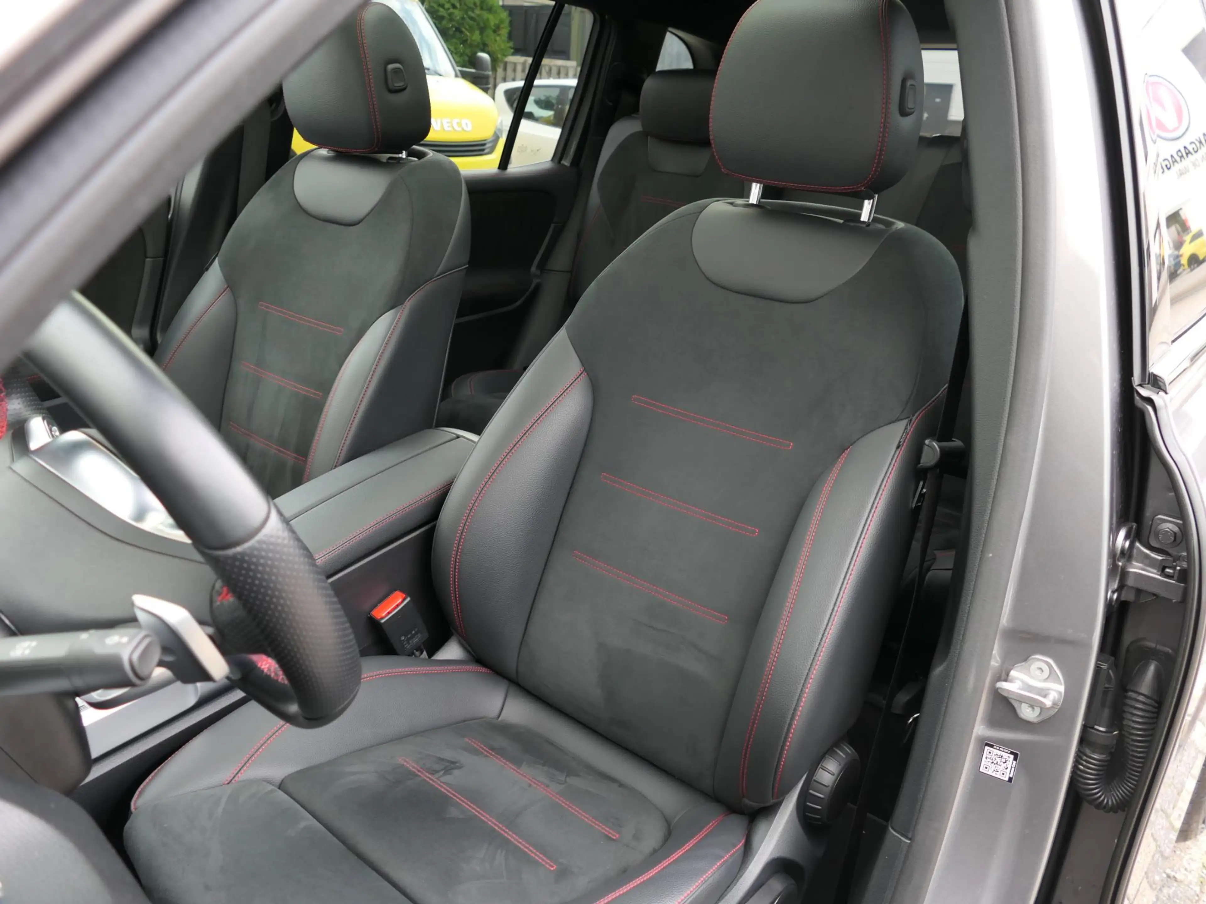 Mercedes-Benz EQB 300 4MATIC AMG Line 7p. 67 kWh | Panoramadak | Full LE — photo 25