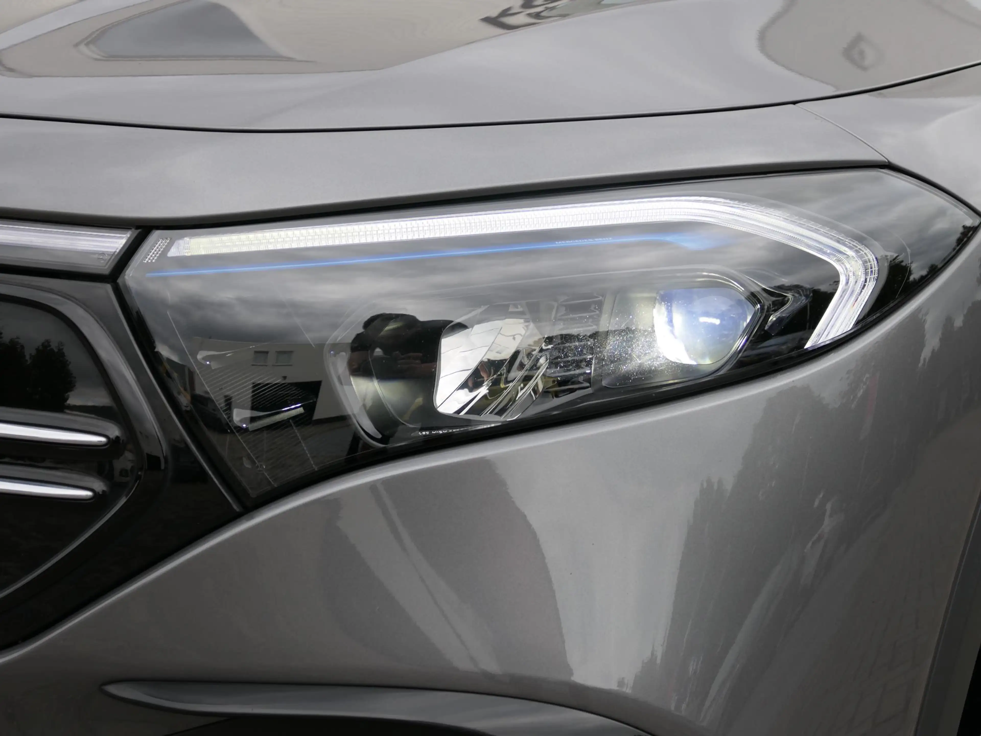 Mercedes-Benz EQB 300 4MATIC AMG Line 7p. 67 kWh | Panoramadak | Full LE — photo 18