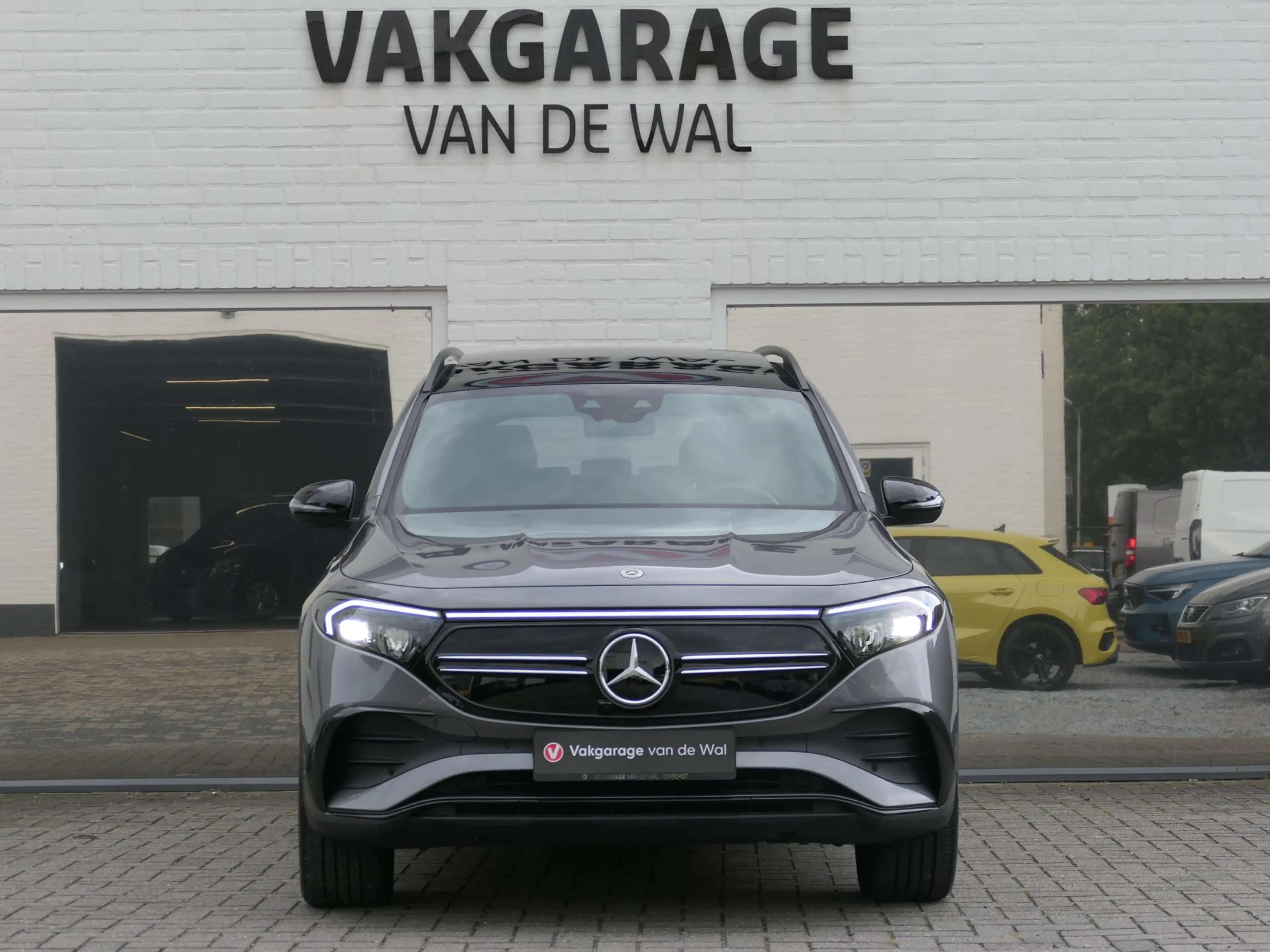 Mercedes-Benz EQB 300 4MATIC AMG Line 7p. 67 kWh | Panoramadak | Full LE — photo 31