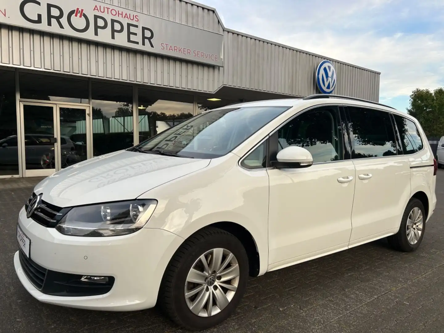 Volkswagen Sharan Comfortline DSG/7 SITZE/NAVI/AHK Weiß - 1