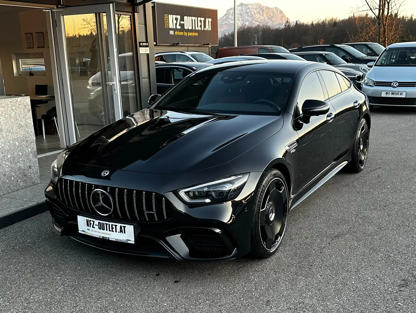 Mercedes-Benz AMG GT 53 4Matic+ *V8-Styling-Paket*21"-AMG* Чорний - 2